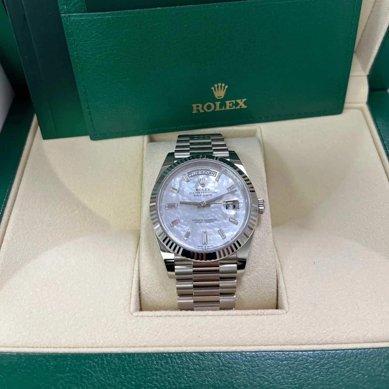 【Free Shipping】【Super Clone】RLX  Day-Date 228236-0026 Mother Of Pearl Diamonds Dial