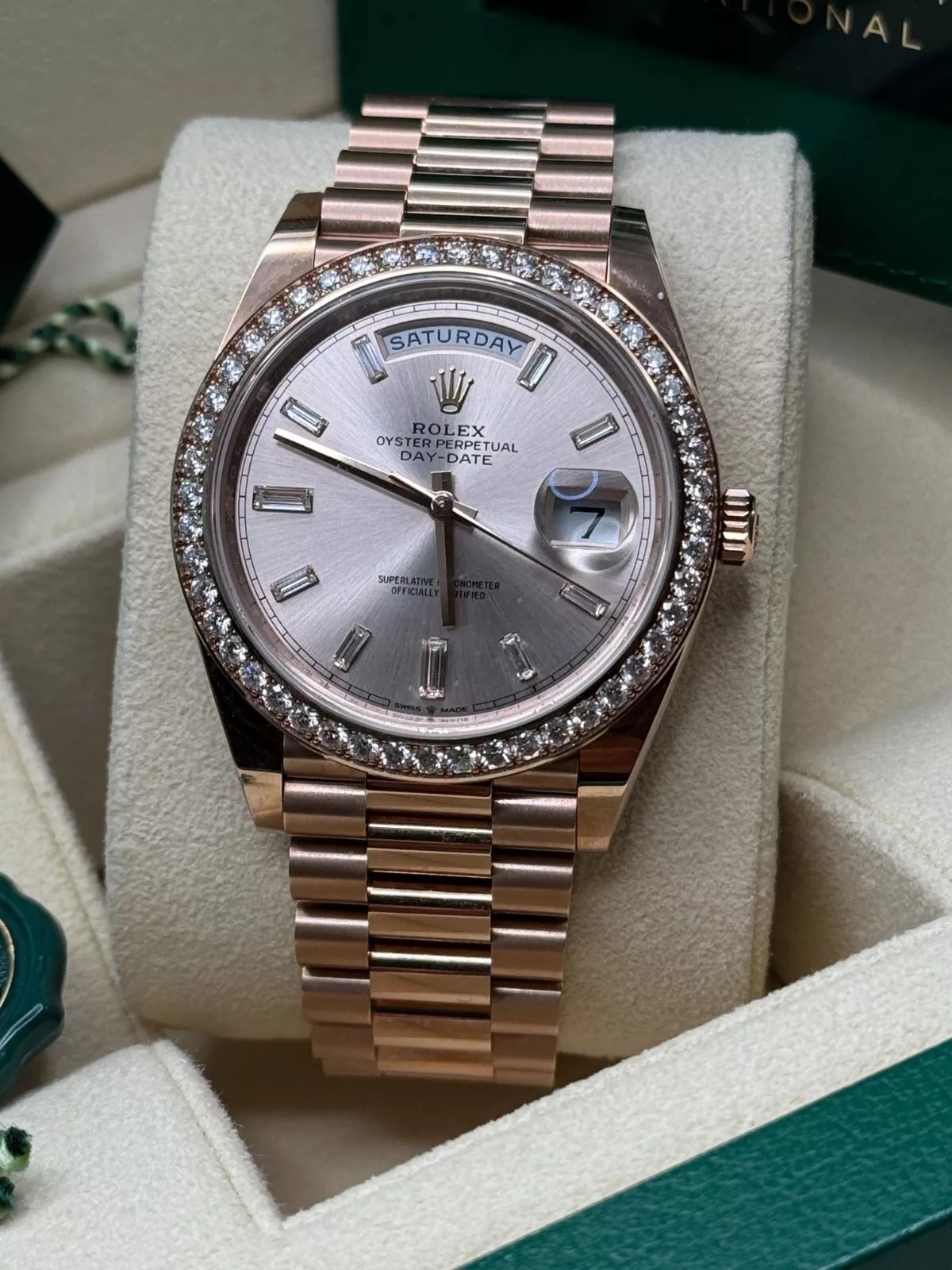 【Free Shipping】【Super Clone】RLX  Day-Date 40mm Sundust Diamonds Dial 228345rbr-0007