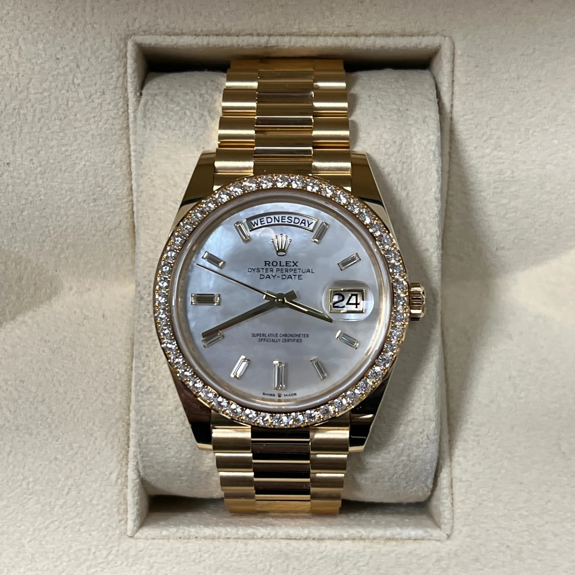 【Free Shipping】【Super Clone】RLX Day-Date 40mm White Mother-of-Pearl Dial President Watch 228348RBR-0046